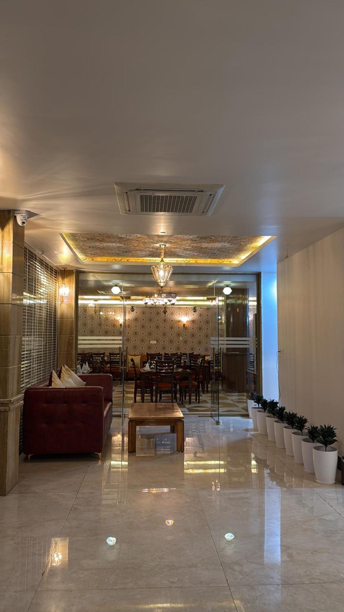 Sterling Kastoori Rudraprayag Hotel Buitenkant foto