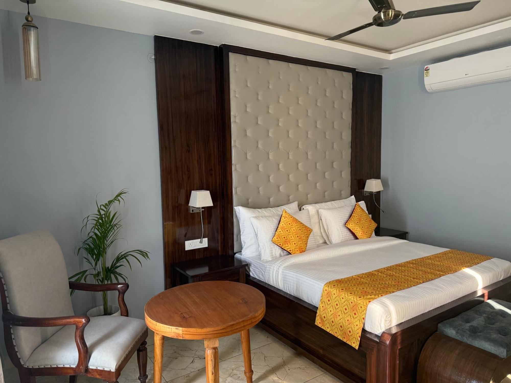 Sterling Kastoori Rudraprayag Hotel Buitenkant foto