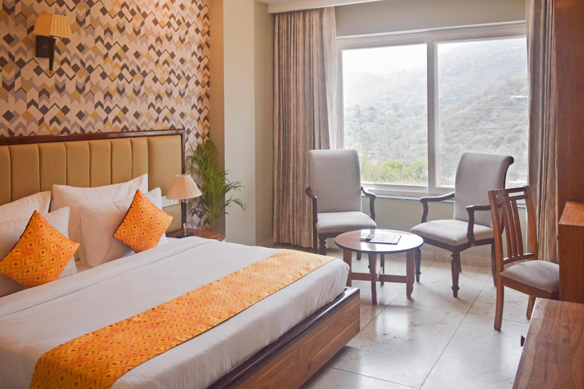 Sterling Kastoori Rudraprayag Hotel Buitenkant foto
