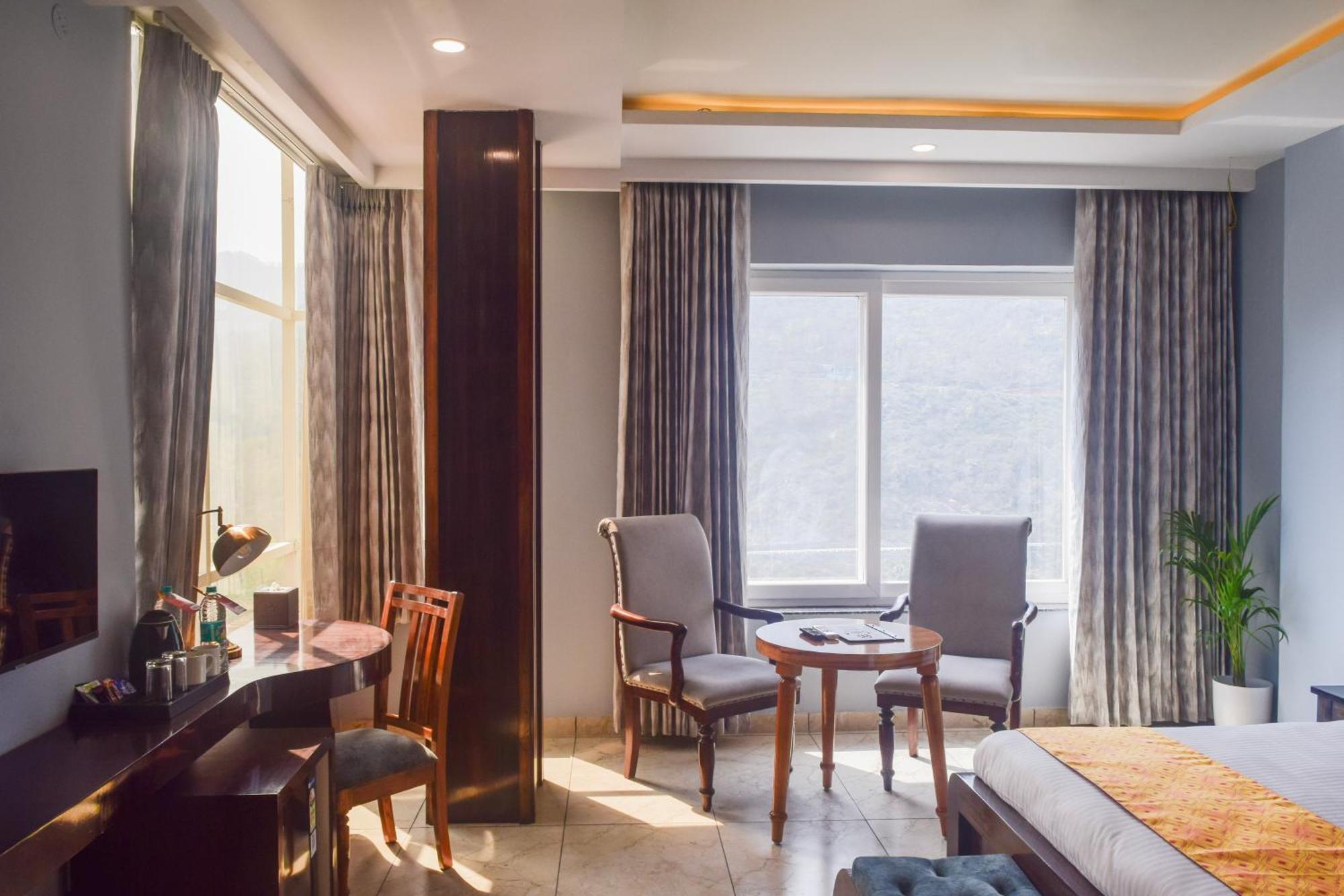 Sterling Kastoori Rudraprayag Hotel Buitenkant foto