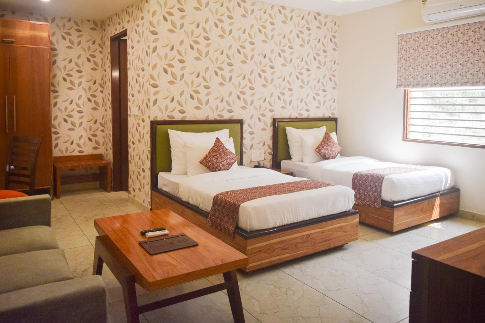 Sterling Kastoori Rudraprayag Hotel Buitenkant foto